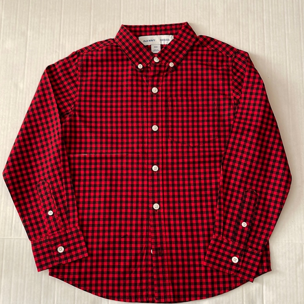 OLD NAVY Boys black/red plaid button down shirt - Size M (8)